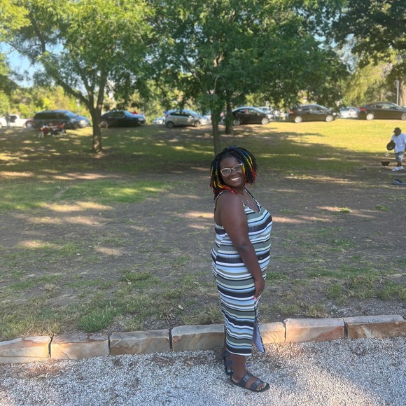 Meet your Posher, Sonsyrea - Picture 3 of 5